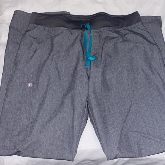 FIGS Graphite Kade Scrub Pants - Picture 2 of 3